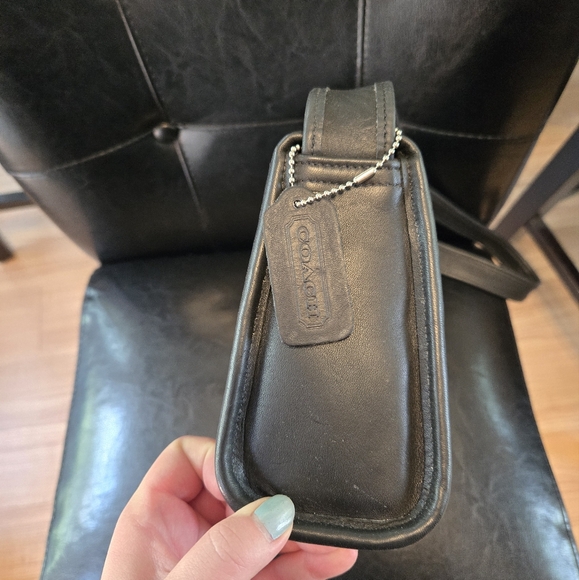 Vintage Coach Black Leather Bag No. A9P- 9057 - Picture 5 of 10